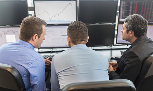 سوق الاسهم قد يمنحك ثروة قابلة للزيادة مع مرور الزمن سوق الاسهم قد يمنحك ثروة قابلة للزيادة مع مرور الزمن